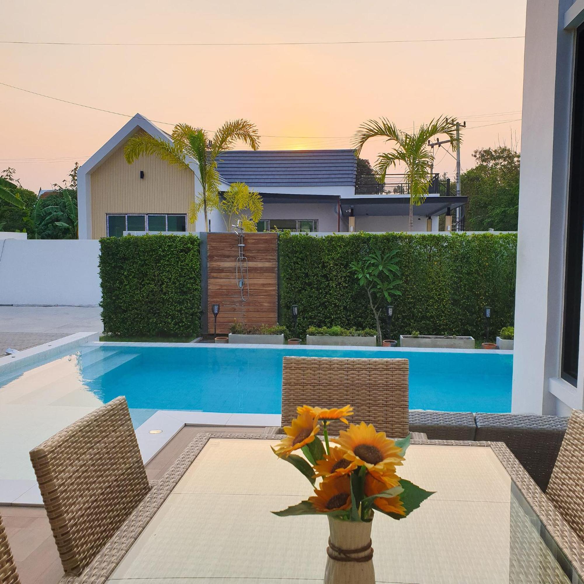 22pool Hua-hin 别墅