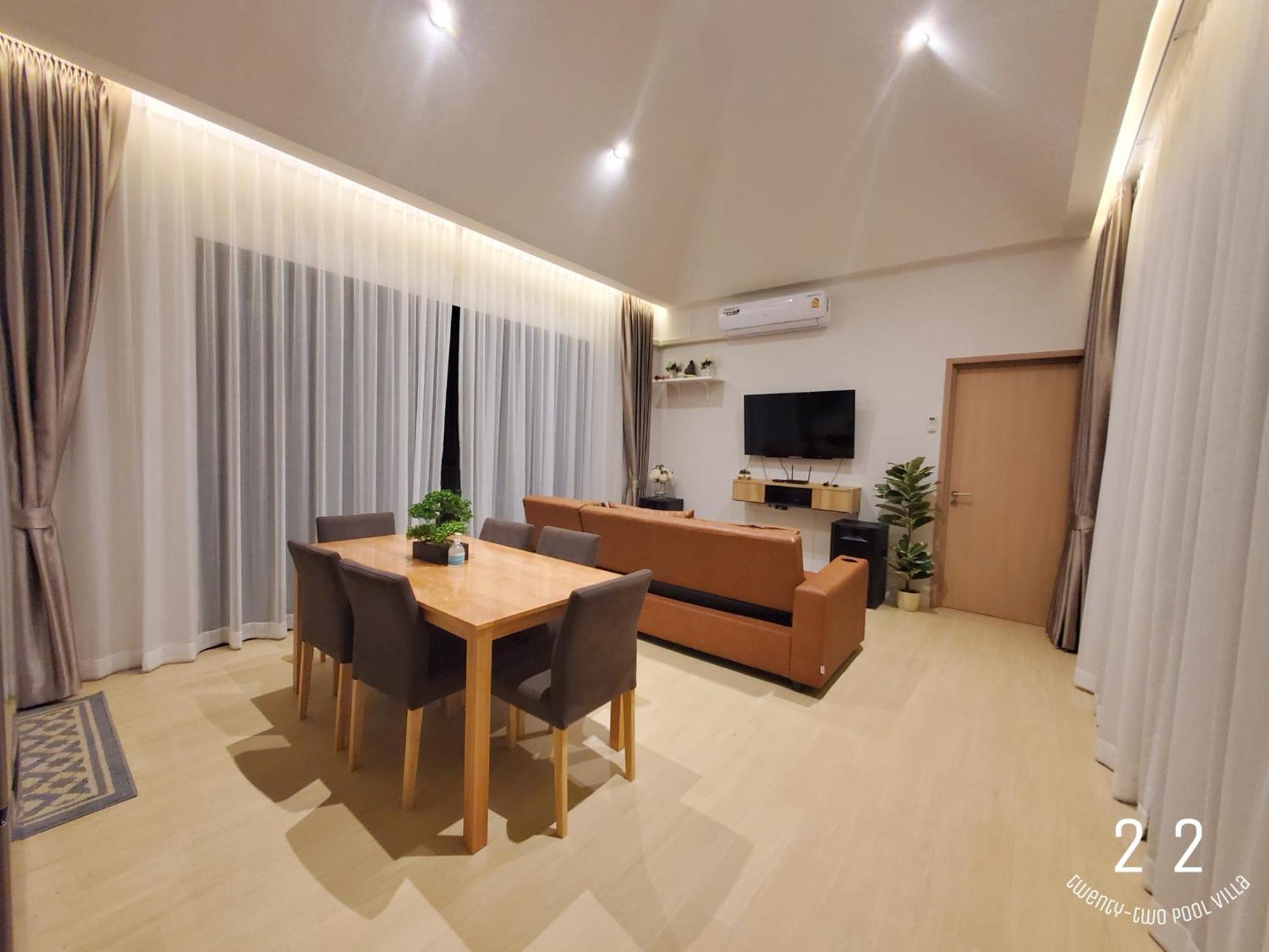 22pool Hua-hin Villa